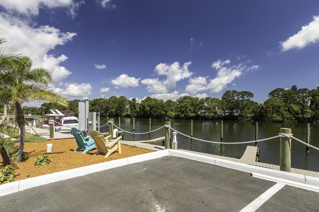 Cape Crossing Resort & Marina Merritt Island Exterior photo