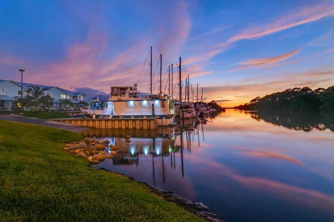 Cape Crossing Resort & Marina Merritt Island Exterior photo